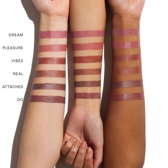 Fashion Nova NOVABEAUTY Perfect Pout Moisturizing Matte Color Pleasure Lipstick - Picture 7 of 9